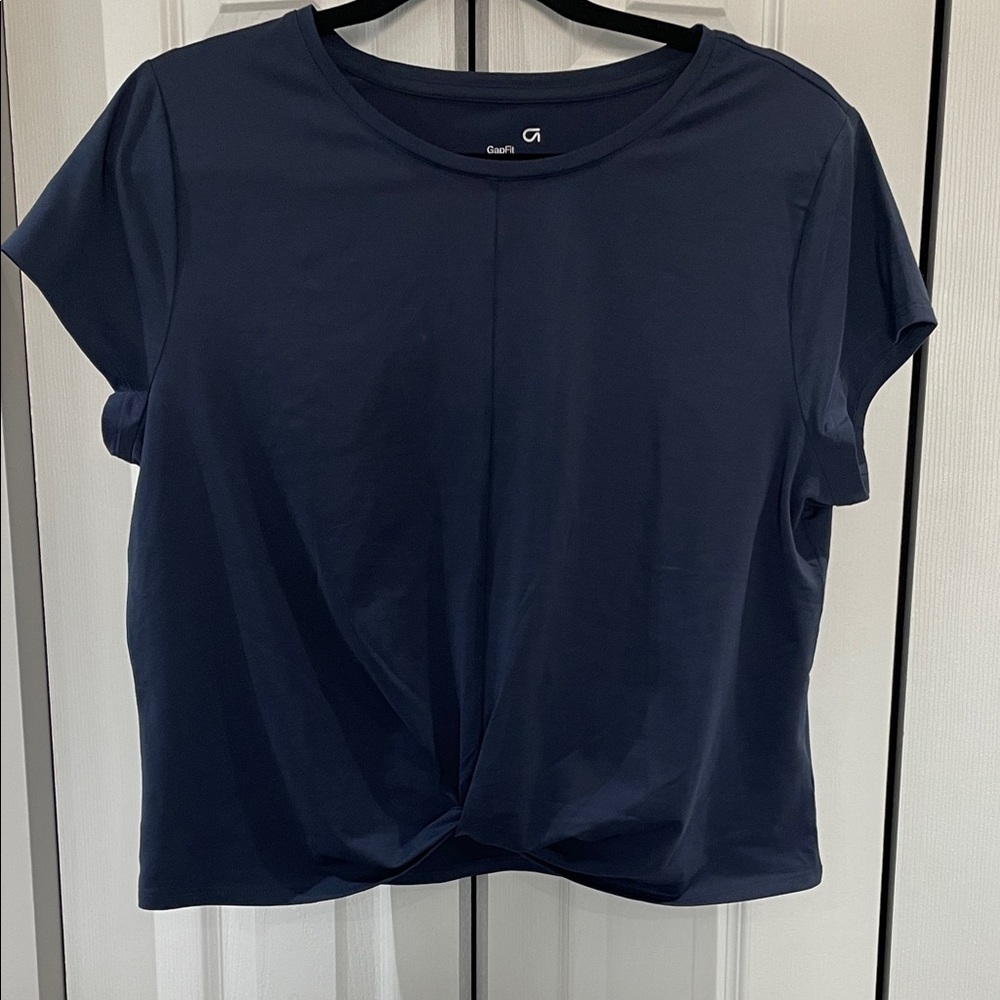 GAP Fit Twist-Front  Tee